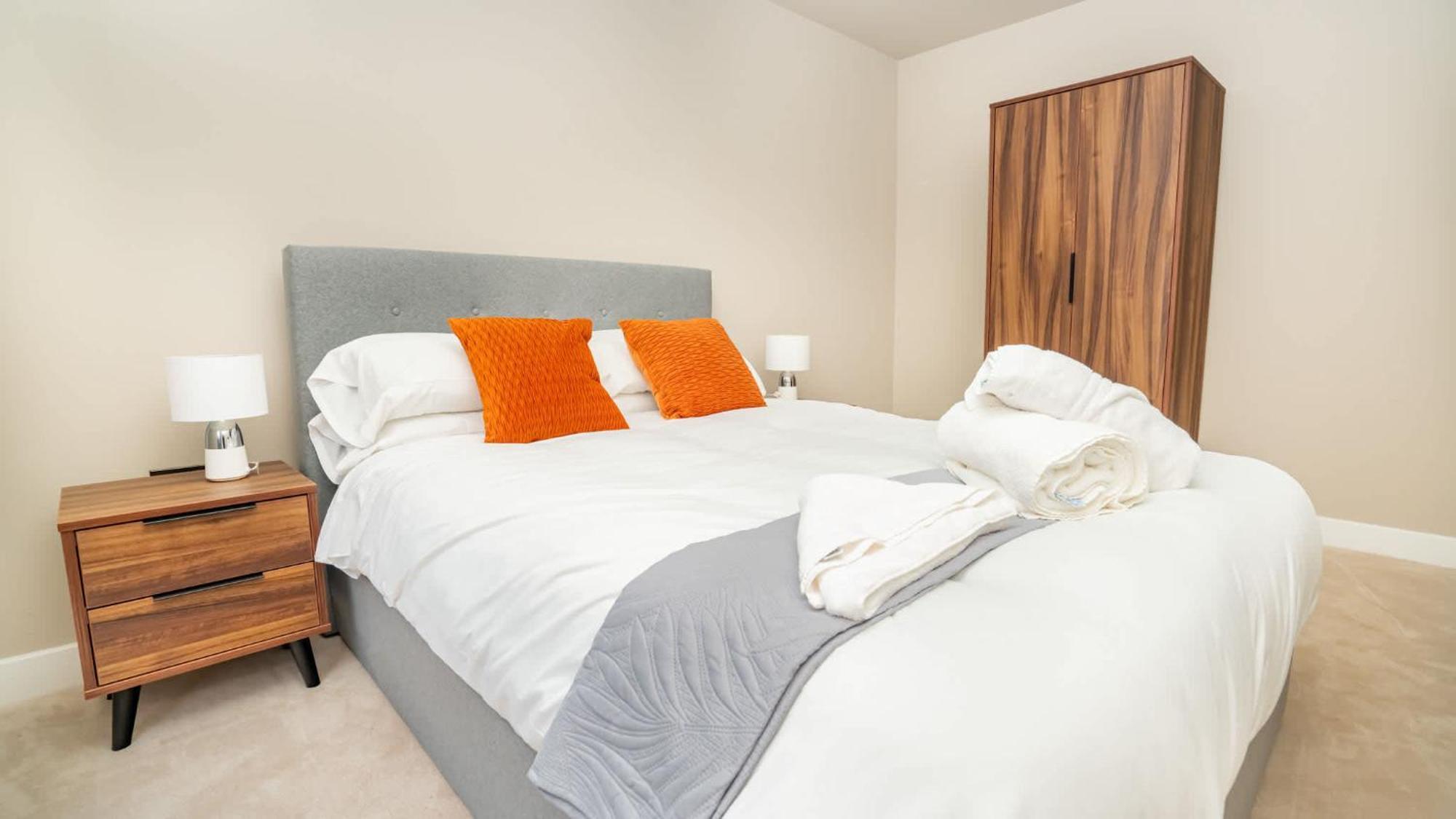 Stylish And Bright 2 Bed In Apartment Birmingham