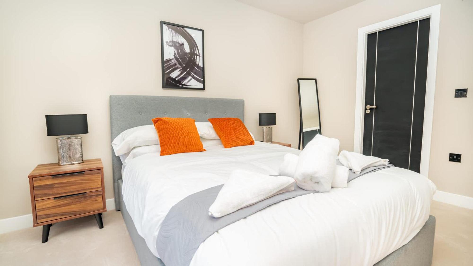 Stylish And Bright 2 Bed In
