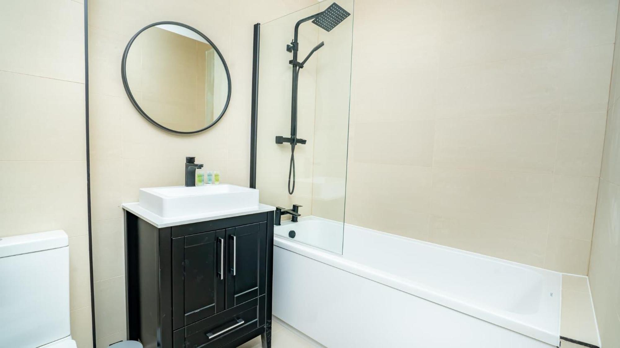 Apartment Stylish And Bright 2 Bed In