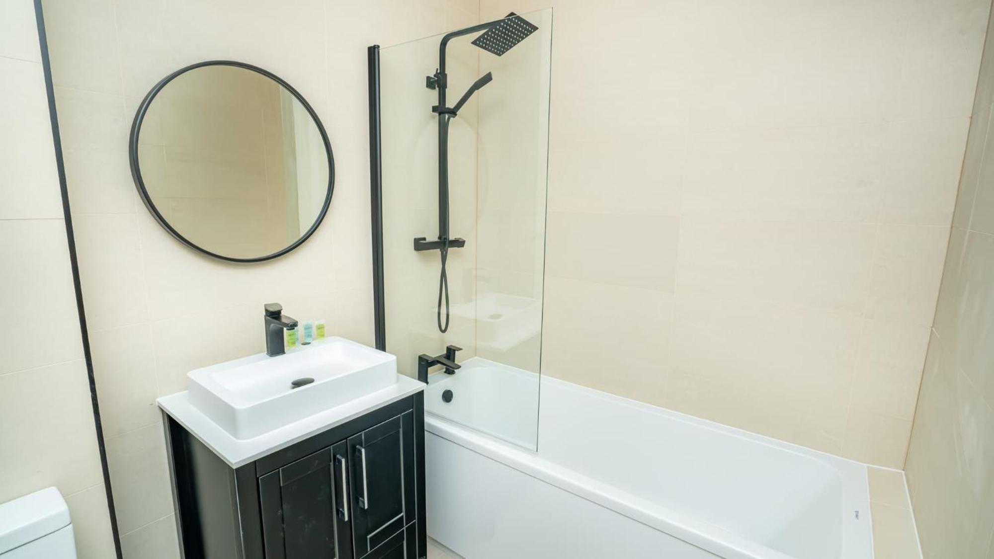 Apartment Stylish And Bright 2 Bed In *
