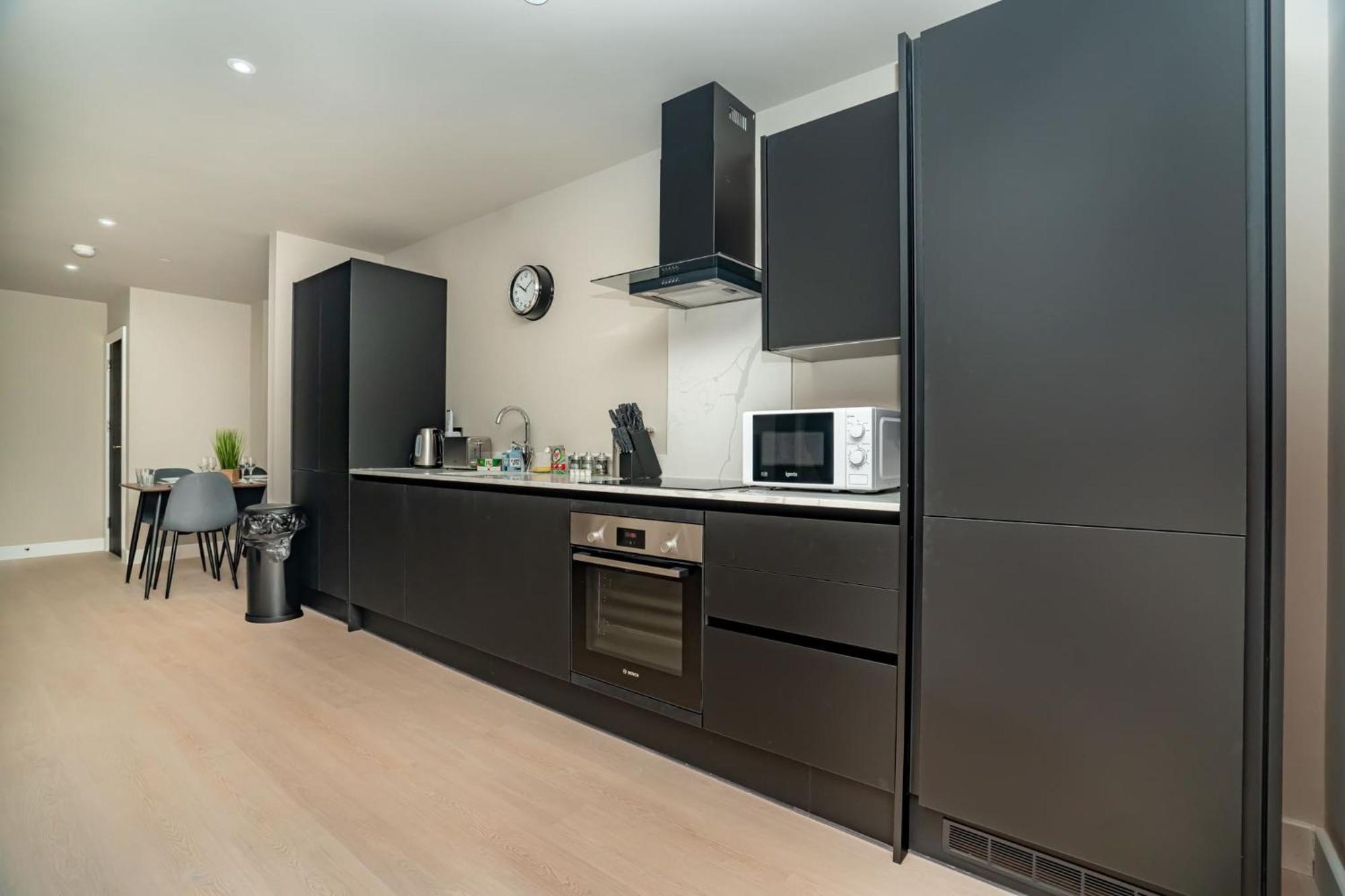 Stylish And Bright 2 Bed In Birmingham