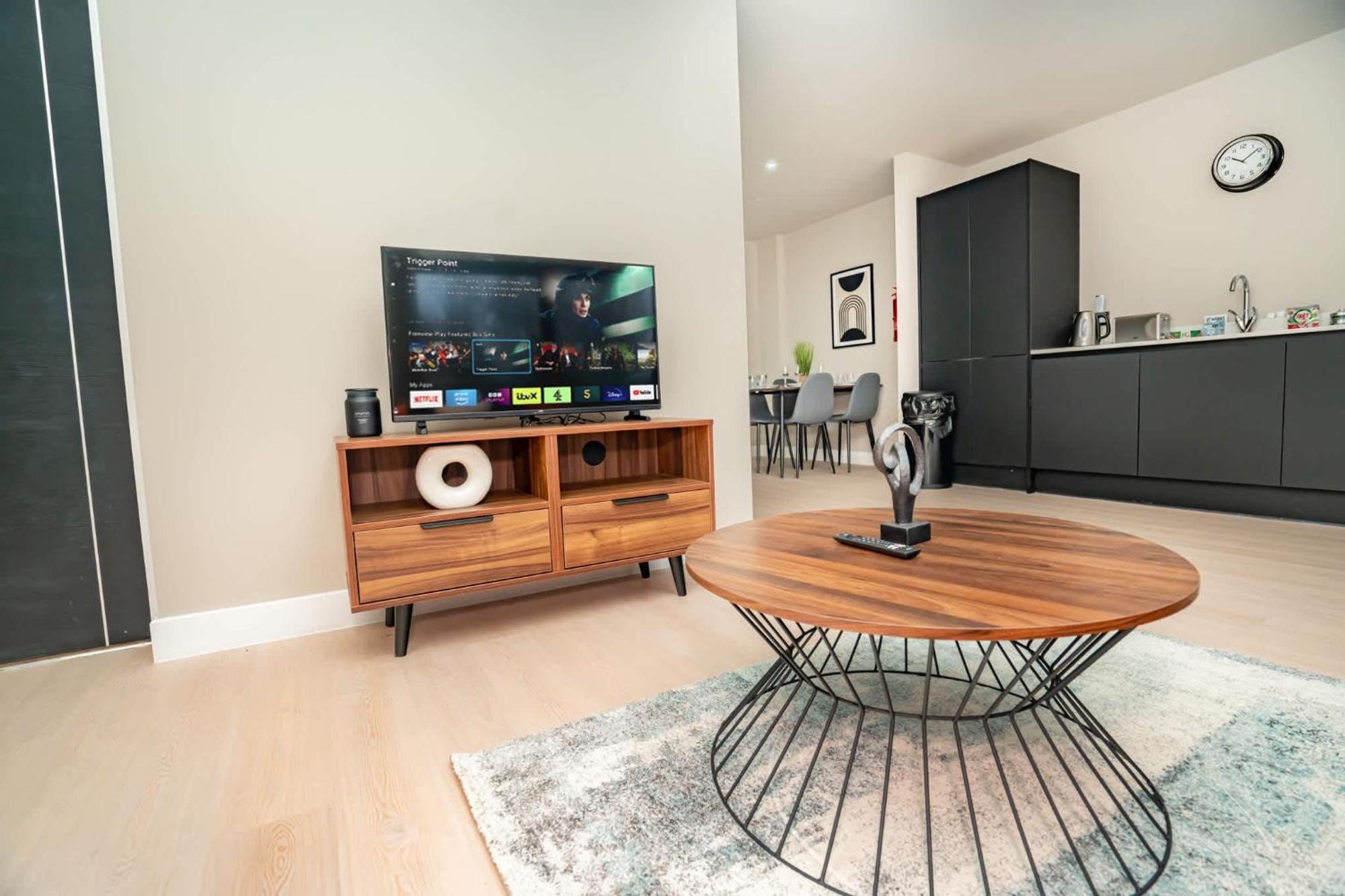 Stylish And Bright 2 Bed In Apartment